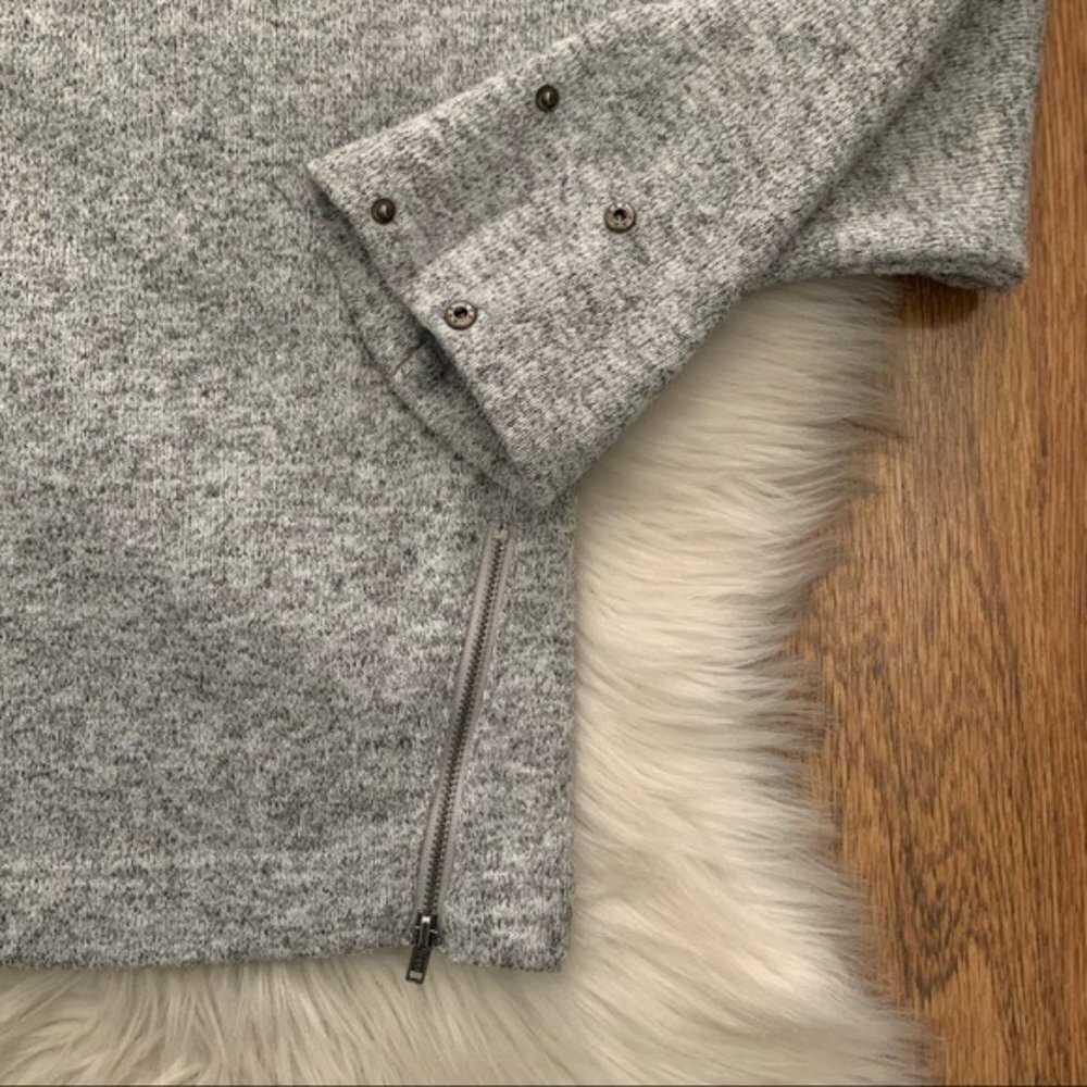 Fabletics Sweatshirt - Picture 3 of 7